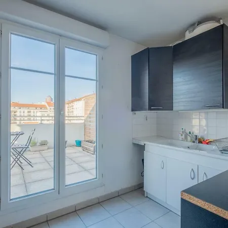 Modern & Large Flat With An Amazing Terrace * Lyon