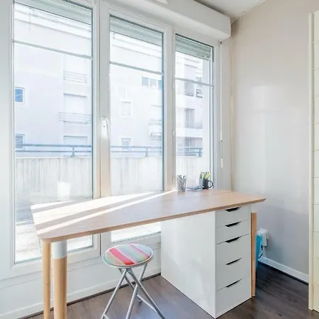 Modern & Large Flat With An Amazing Terrace Apartment